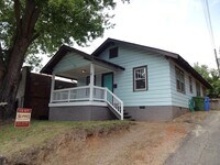 Building Photo - 12 E Chestnut St