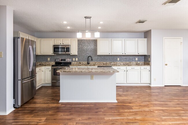 Building Photo - 22046 Pelican Edge