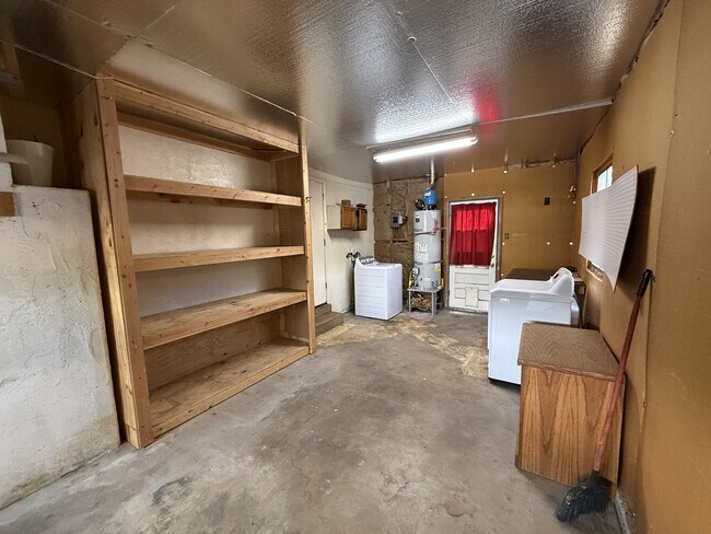 Building Photo - 3213 San Pedro Dr NE