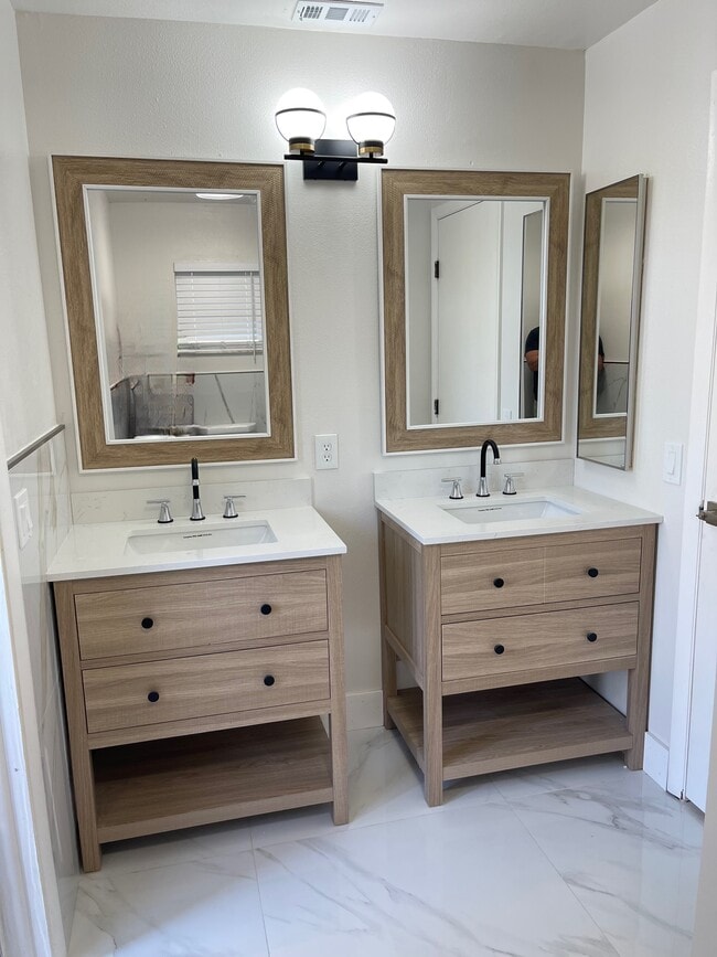 Building Photo - 4351 Orange Grove Blvd