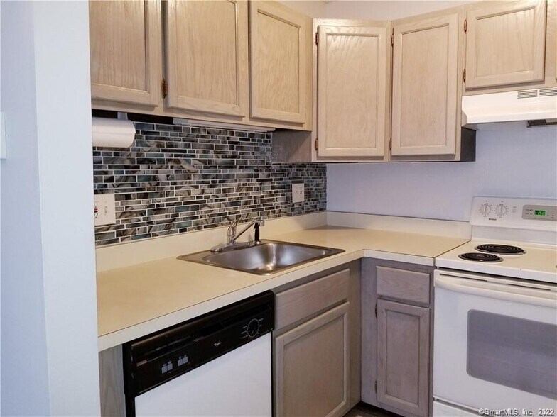 Building Photo - 279 Redstone Hill