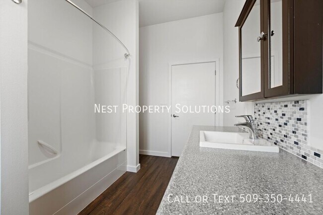 Building Photo - 7458 Bouldercrest Rd NE