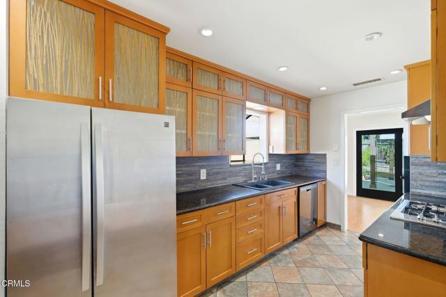 Building Photo - 1380 Rexford Ave