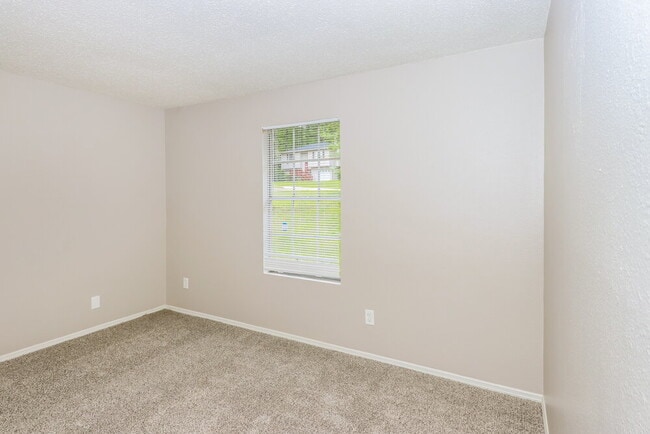 Building Photo - 1505 Chelsea Downs Dr NE