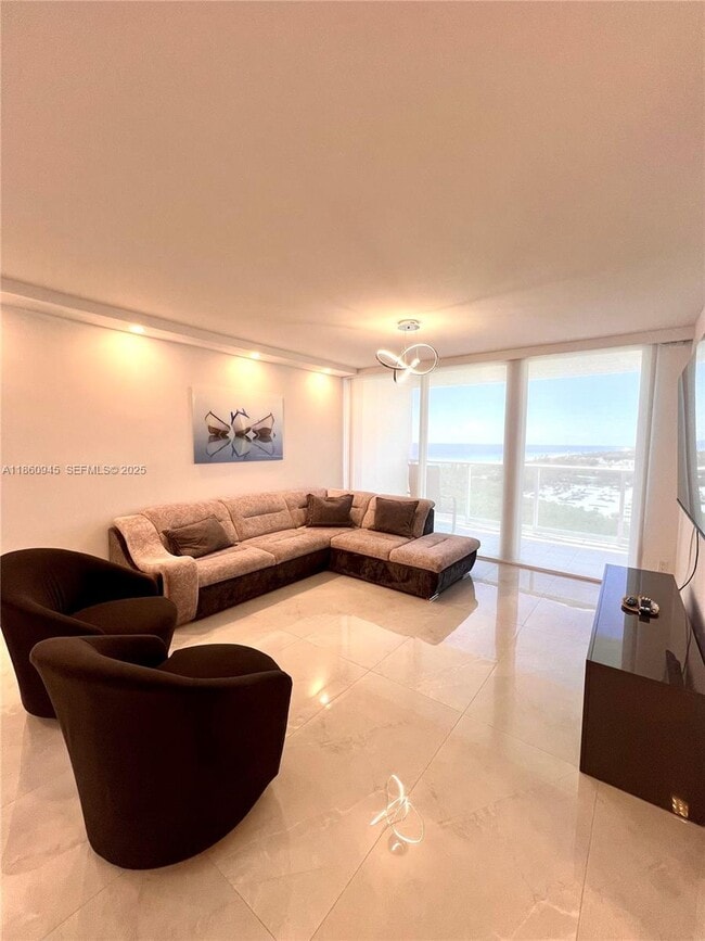 Building Photo - 100 Bayview Dr