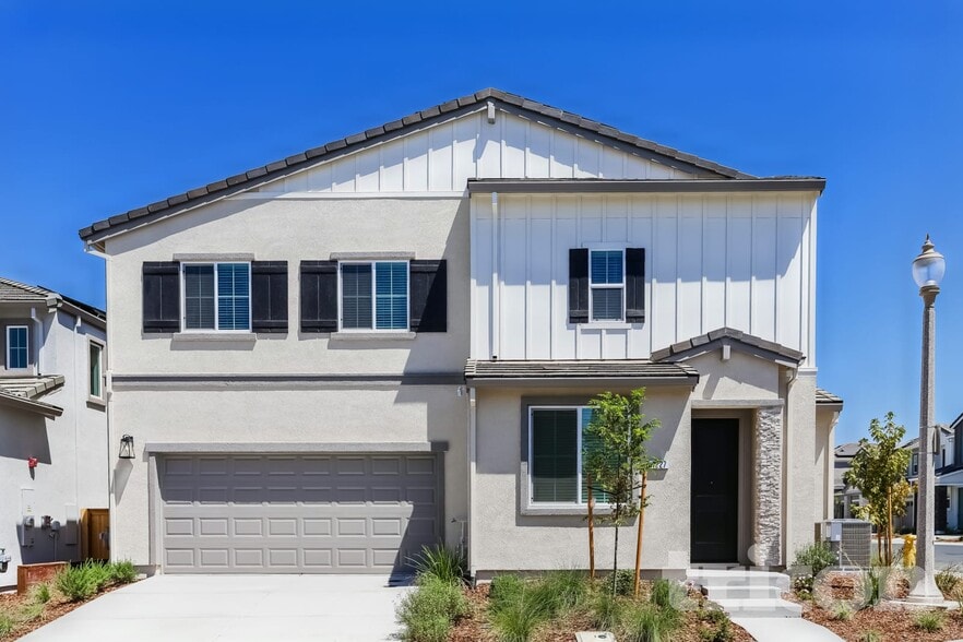 Primary Photo - 1227 Victorian St