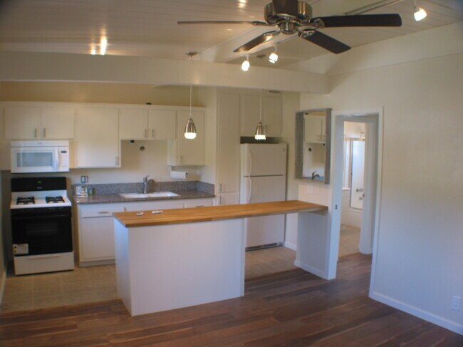 Building Photo - 3583 E N St