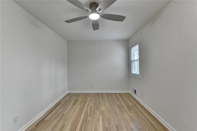 Building Photo - 3914 Granger Dr