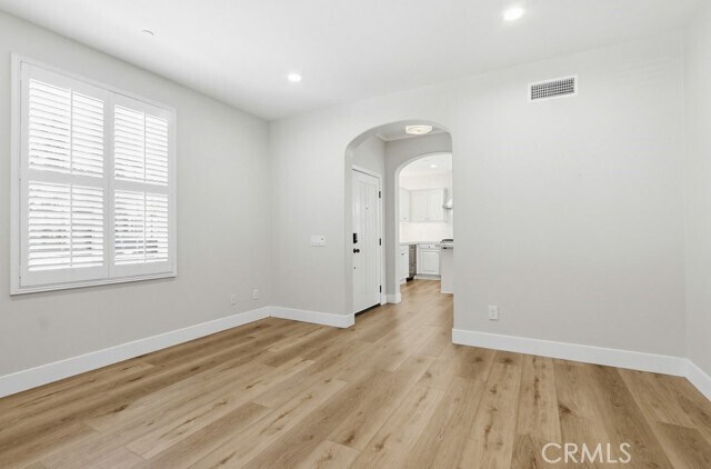 Building Photo - 57 Arborside