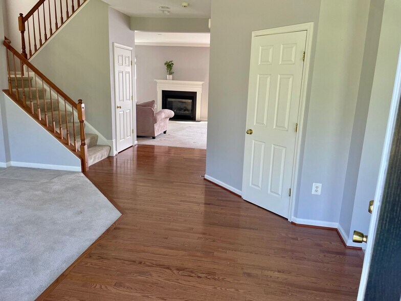 Building Photo - 1727 Idlewild Blvd