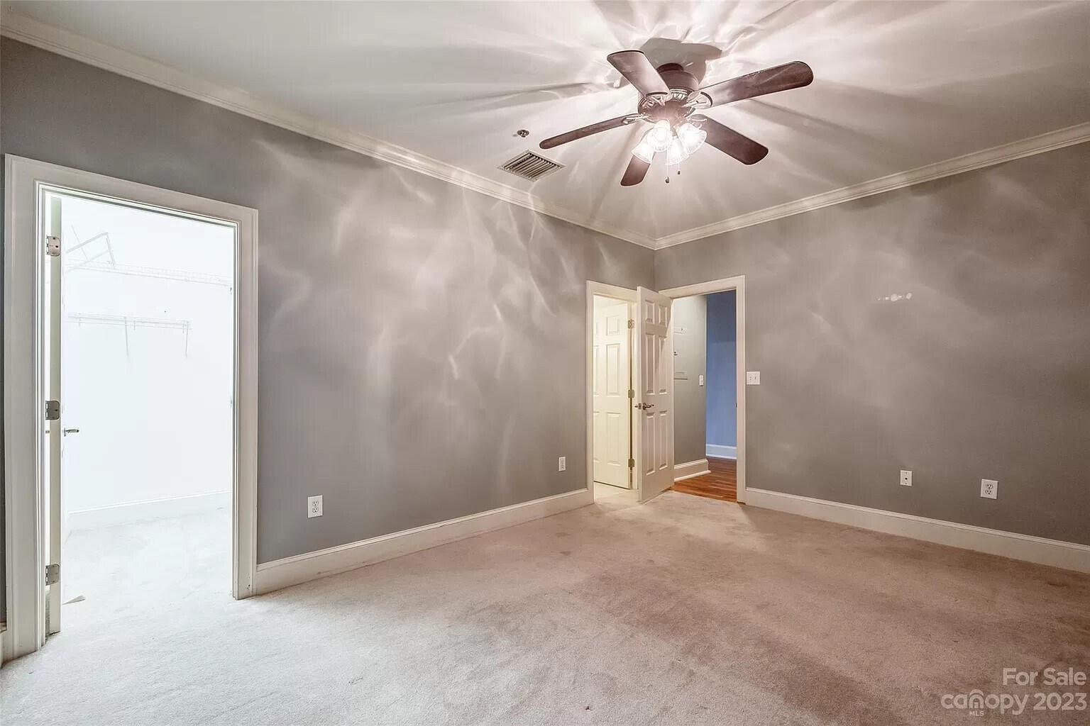 Building Photo - 127 N Tryon St