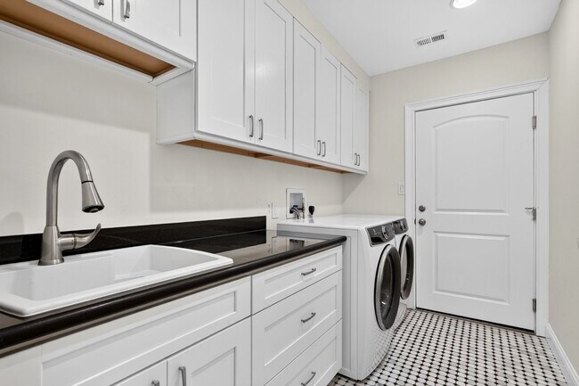 Building Photo - Rare Walnut Creek Rental! Single-Story Home with NEM 2 Solar, Spacious Yard & Premium Finishes!!