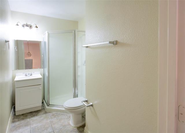 Building Photo - 624 Forest Hill Dr