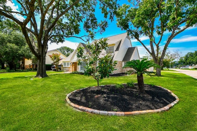 Building Photo - 8231 Bo Jack Dr