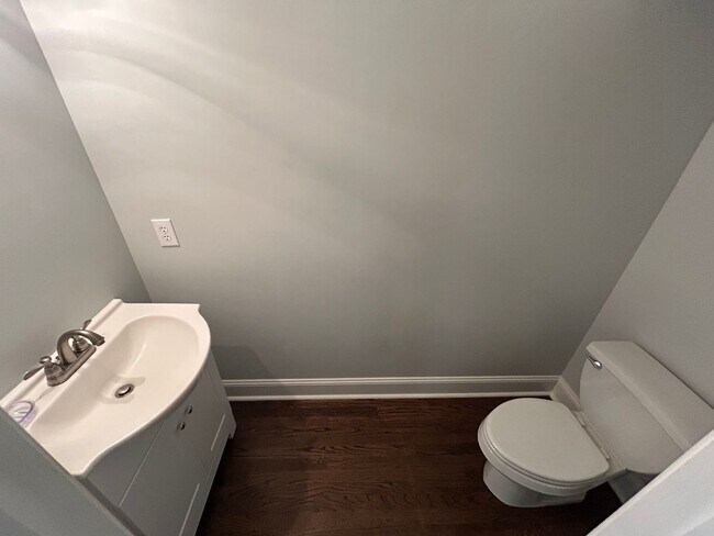 Building Photo - 4 Bed | 2.5 Bath House in Morrisville with...
