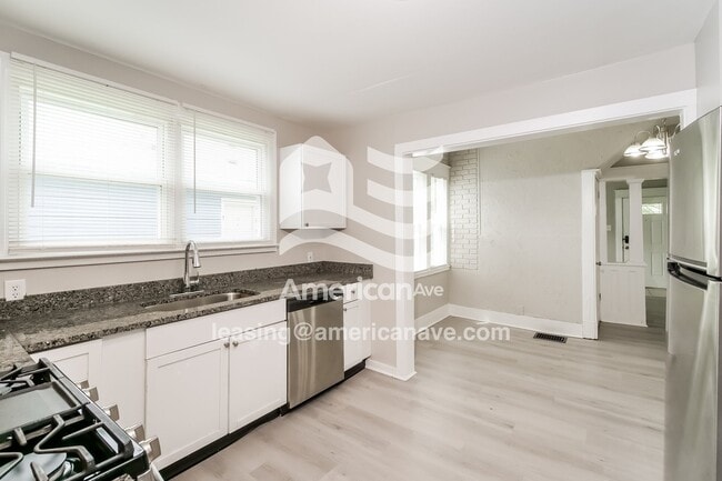 Building Photo - 805 N Colorado Ave