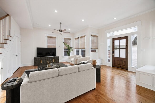 Building Photo - 1847 Cortlandt St