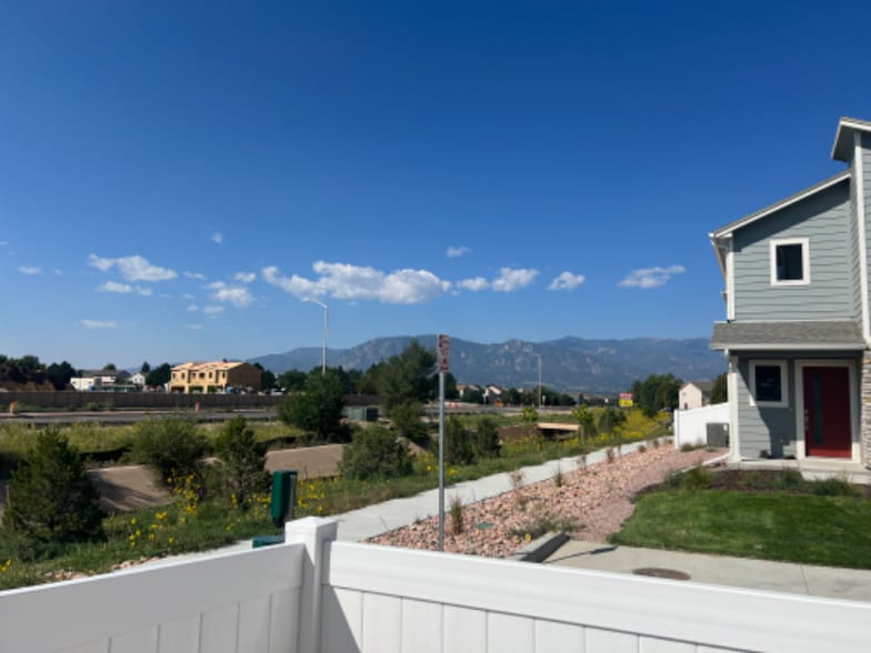 Building Photo - 5235 Aeroglide Lp