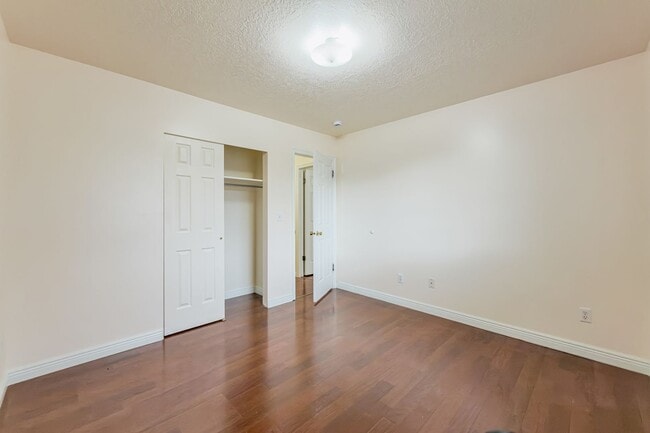 Building Photo - Modern 3 Bed, 2 Bath Home with LVP Flooring & 2-Car Garage! - Available NOW!