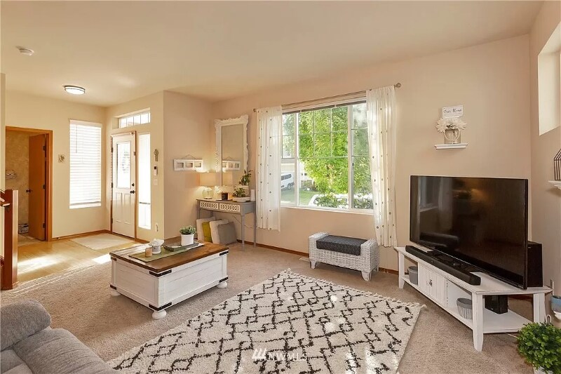 Building Photo - 1309 Koda Cir SE