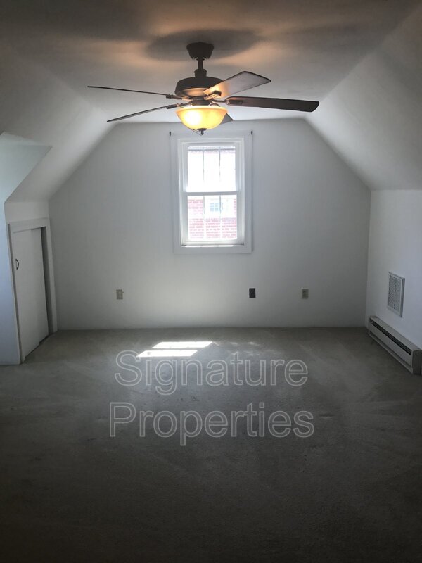 Building Photo - 2421 Wedgewood Ave