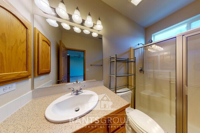 Building Photo - Single-level home in Lacey's Jubilee, a pr...