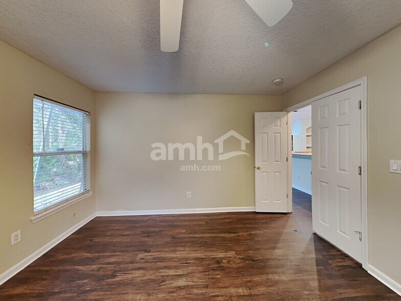 Building Photo - 10909 Acorn Park Ct