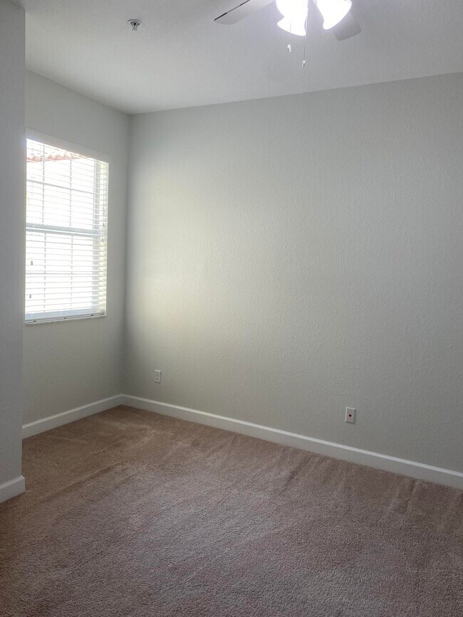 Building Photo - 9550 SW Purple Martin Way