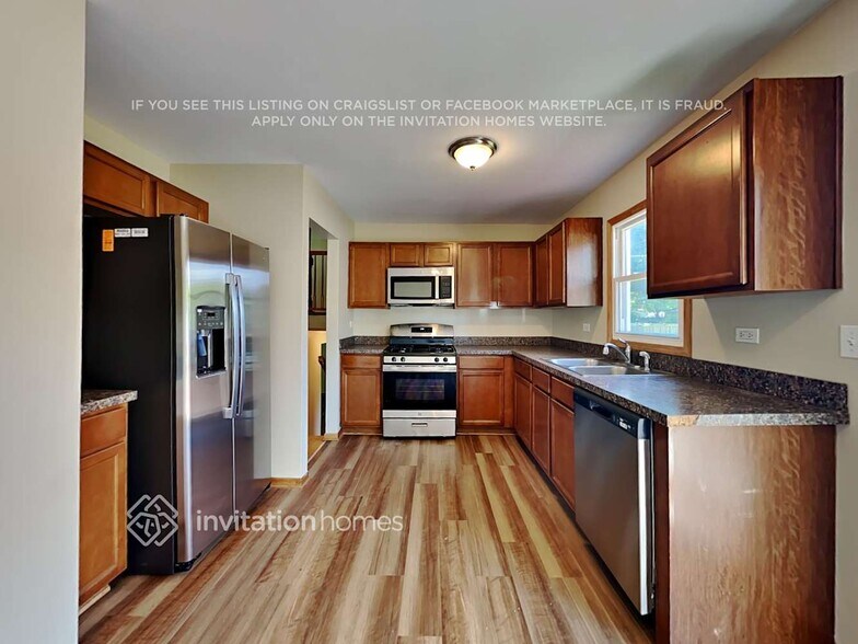 Building Photo - 5015 Prairie Ave