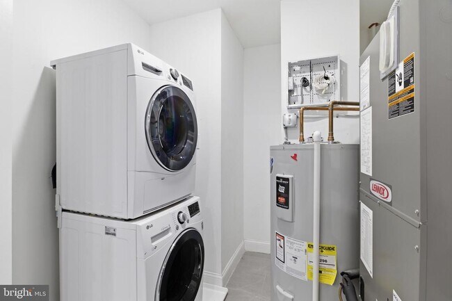 Building Photo - 925 N Broad St