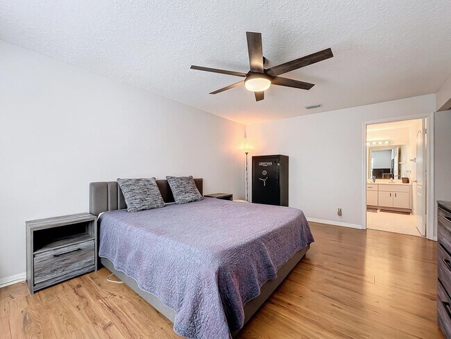 Building Photo - 14691 60th St N