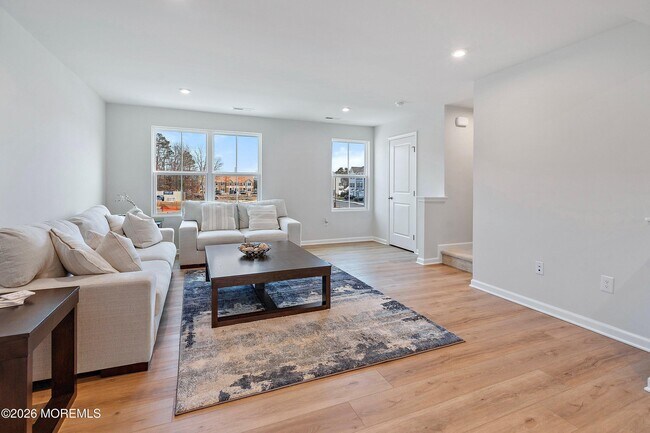 Building Photo - 602 Cyprus Ct