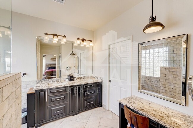 Building Photo - 40844 N Union Trail