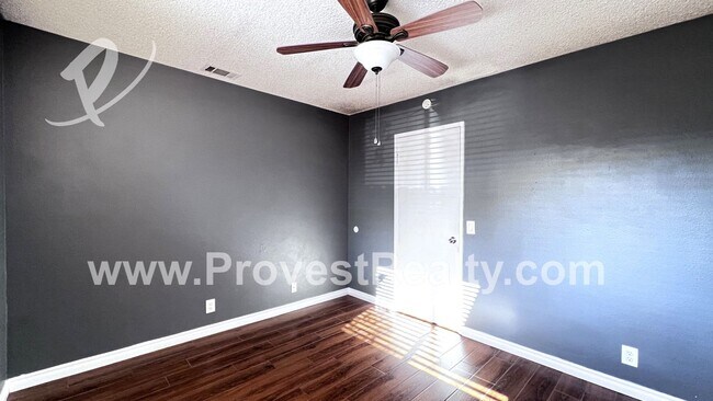 Building Photo - 2 Bed, 2 Bath Victorville Home!!!