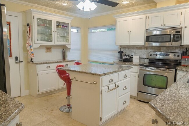 Building Photo - 10906 W Cove Harbor Dr