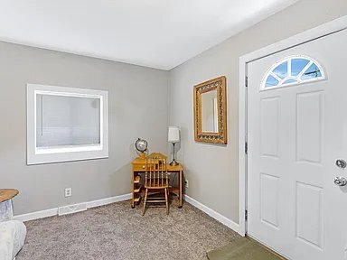 Building Photo - 2731 E Orman Ave