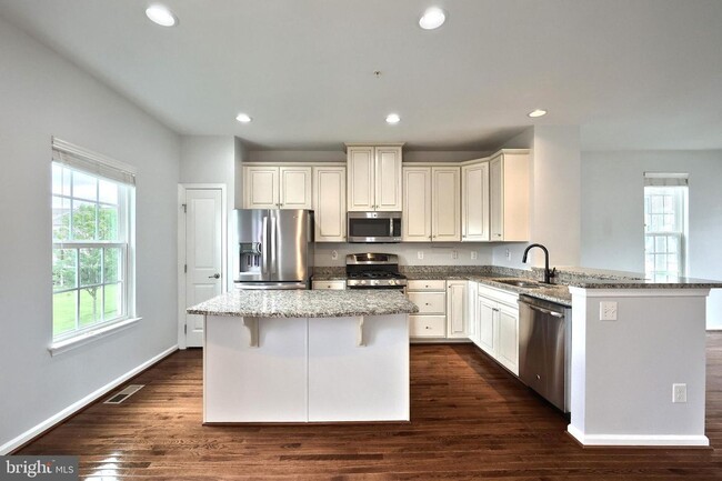 Building Photo - 1261 Elderslie Ln