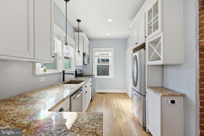 Building Photo - 5114 19th Rd N