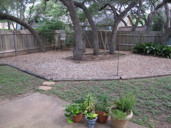 Building Photo - 4206 Harcourt Dr