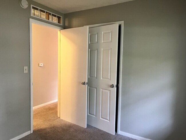 Building Photo - 4405 W Wagonwheel Trail