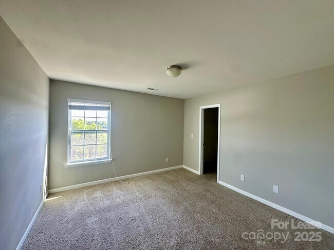 Building Photo - 2625 Cider Ridge Rd