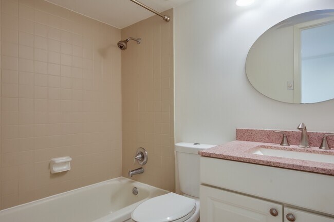 Building Photo - 3600 Montrose Blvd