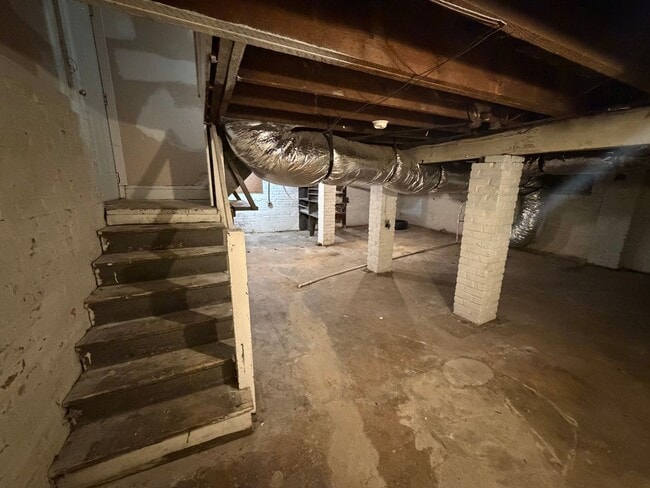 Building Photo - Beautifully Renovated 4bdrm/1.5bth Home Located in Richmond's Northside!!