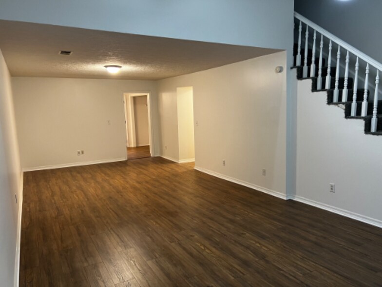 Building Photo - 408 Rice Dr