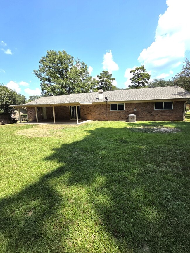 Building Photo - 119 Merry Mark Dr