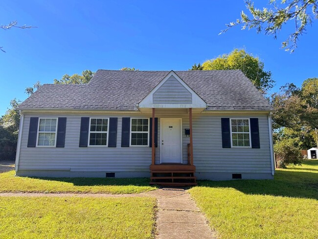 Primary Photo - Cape Cod with Garage