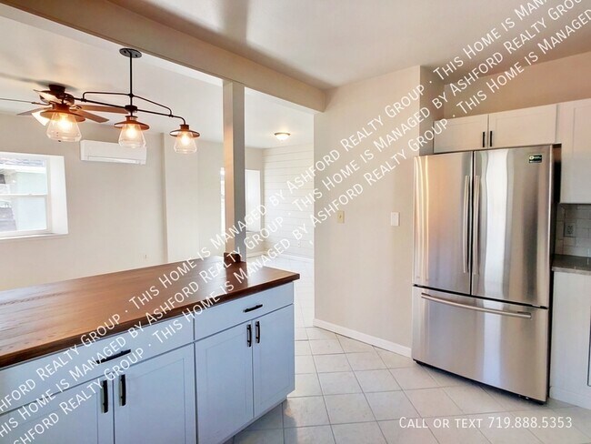 Building Photo - 1132 W Kiowa St