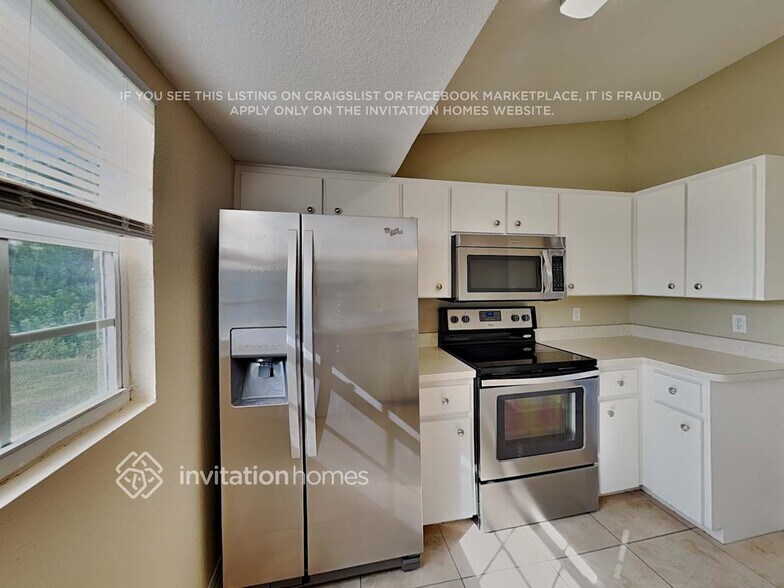 Building Photo - 2845 Dongola St