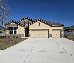 Building Photo - Stunning Waterfront 4/3 in Middleburg