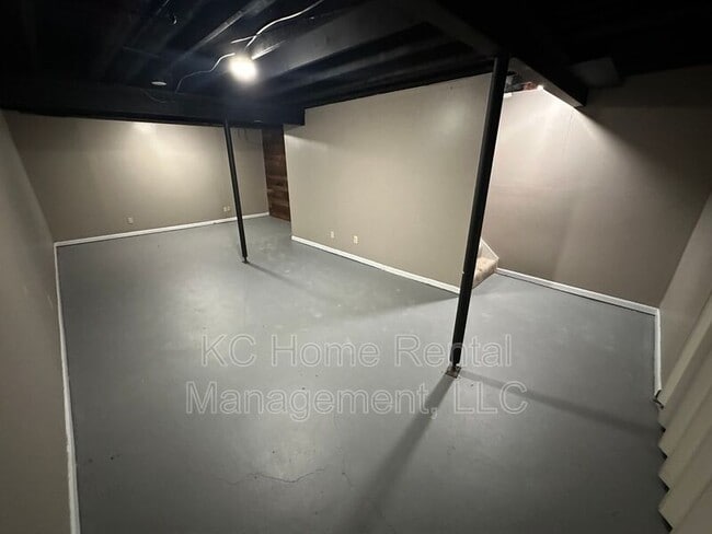 Building Photo - 11747 Oakmont St